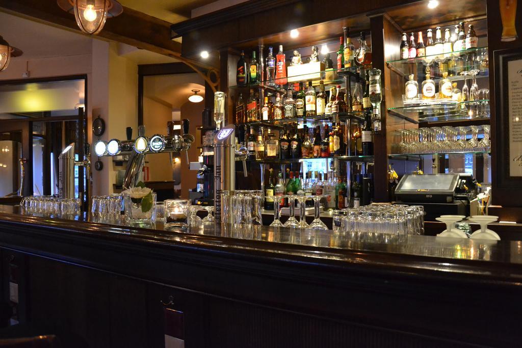 Hotel De Valk Valkenswaard Bagian luar foto