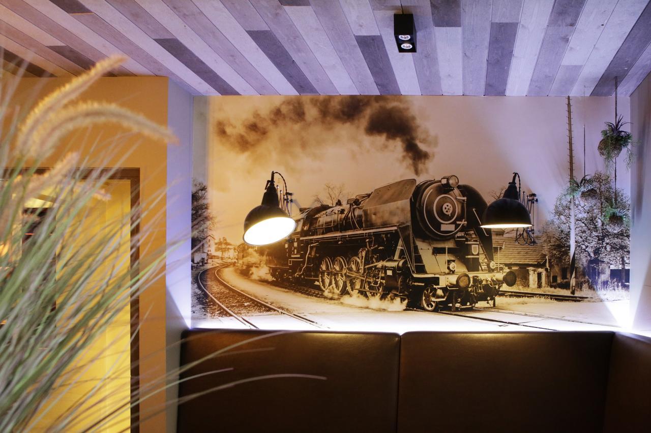 Hotel De Valk Valkenswaard Bagian luar foto