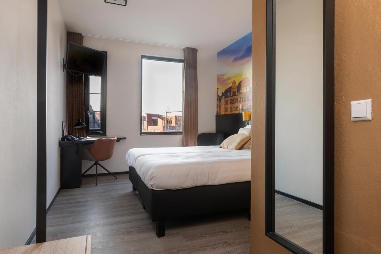 Hotel De Valk Valkenswaard Bagian luar foto